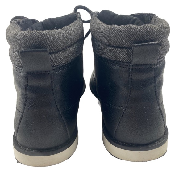 Old Navy Boy's Lace Up Boot in Black Size 1 - Picture 5 of 6